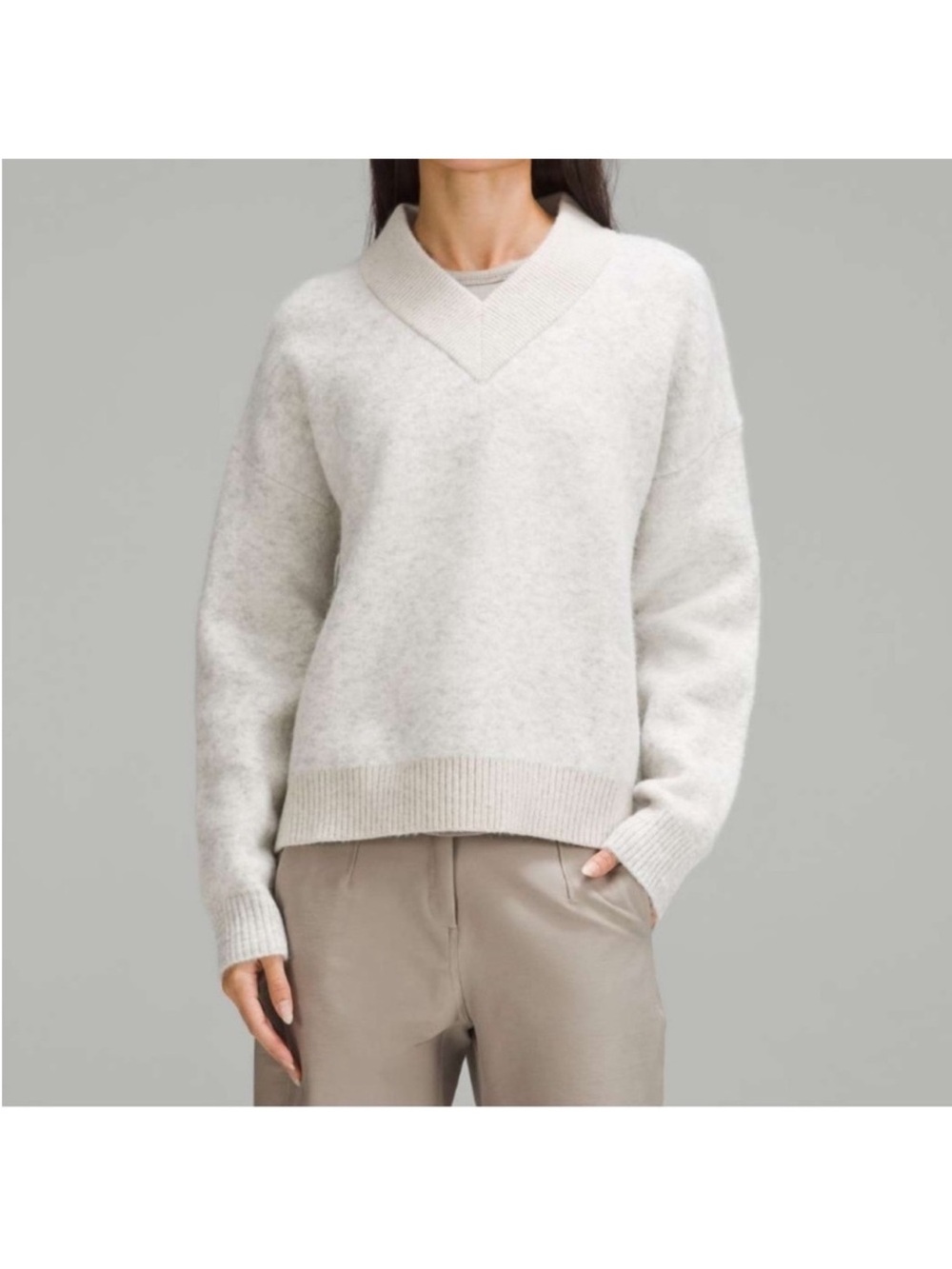 Lululemon Alpaca Wool-Blend V-Neck Sweater Heathered Light Grey size Medium